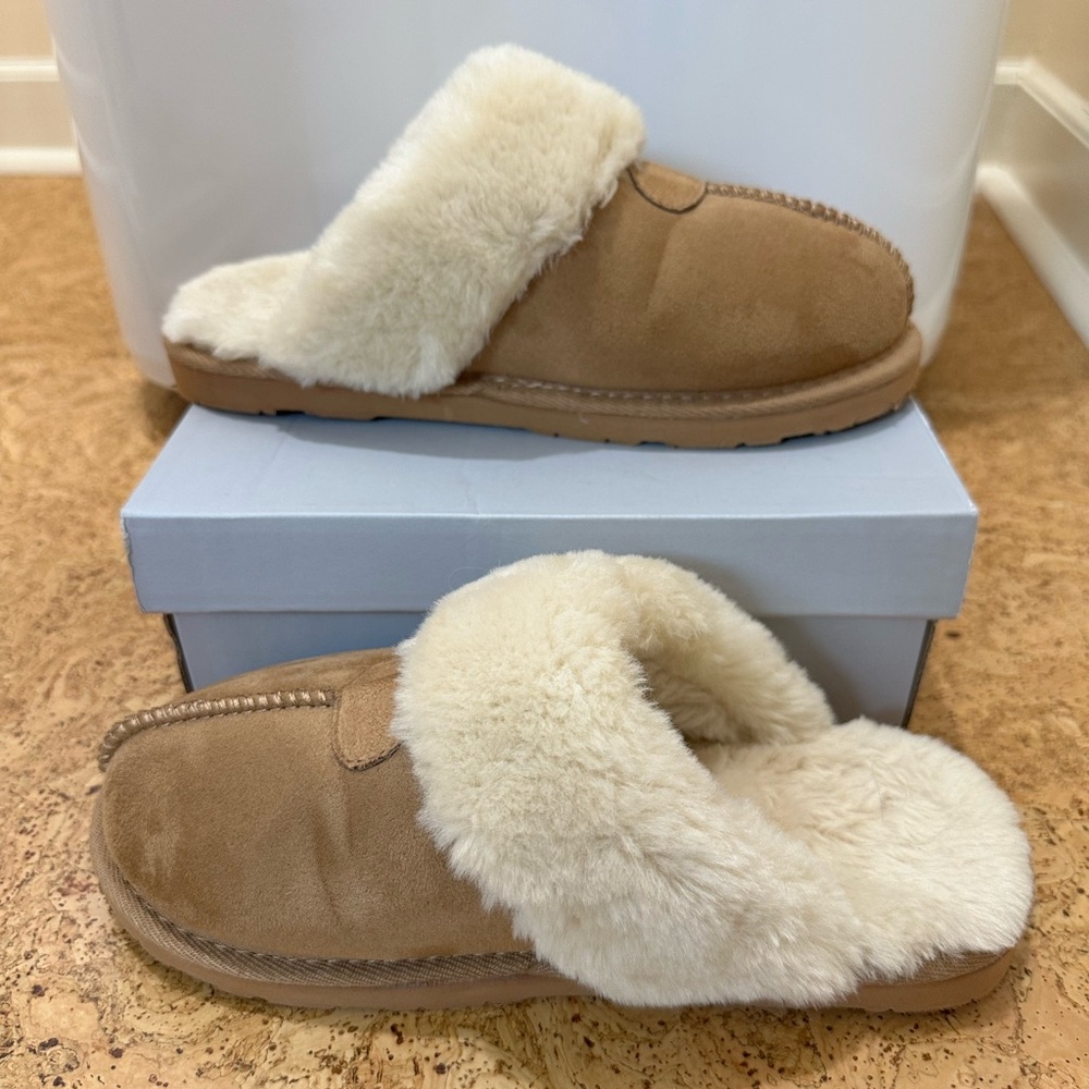 DreamPairs Size 7 Cozy Tan and Cream Fuzzy Slippers